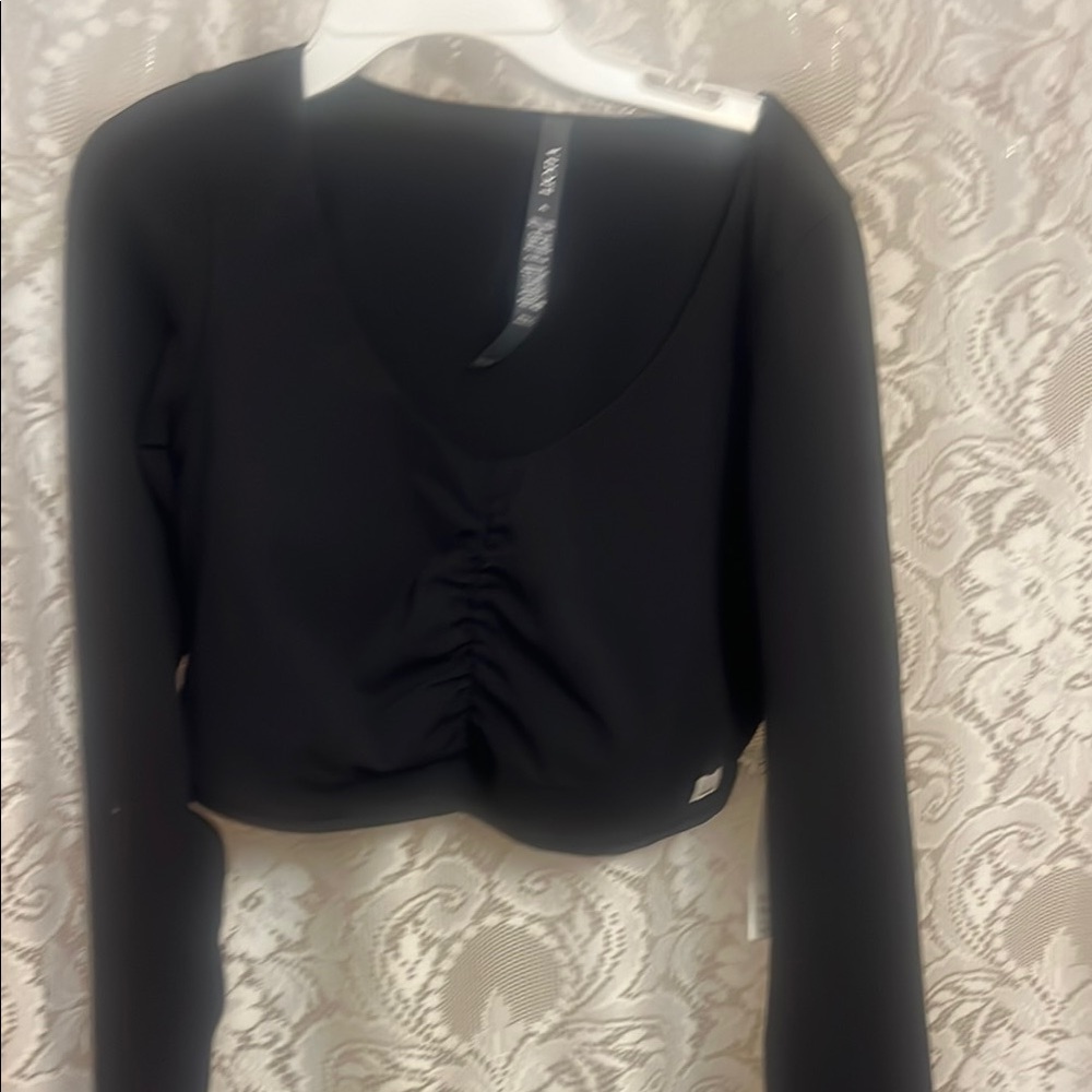 Vuori black Long Sleeve Women's Top